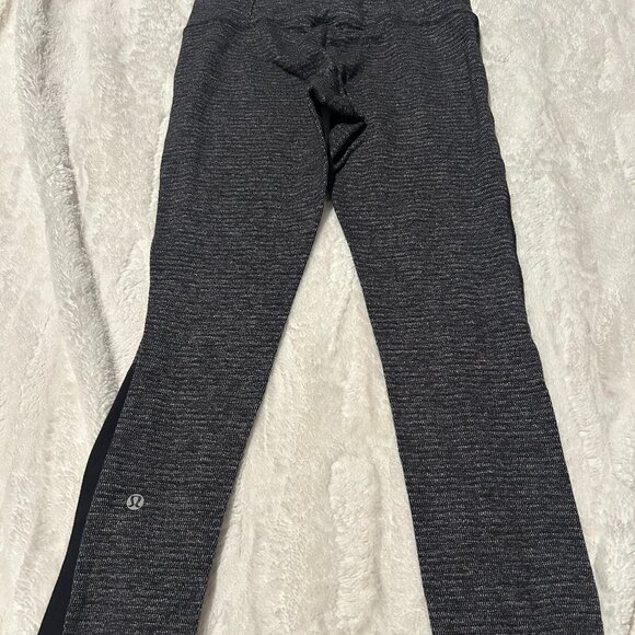 Lululemon Wunder Under Cropped 24" Inseam Size 6 - Picture 1 of 2